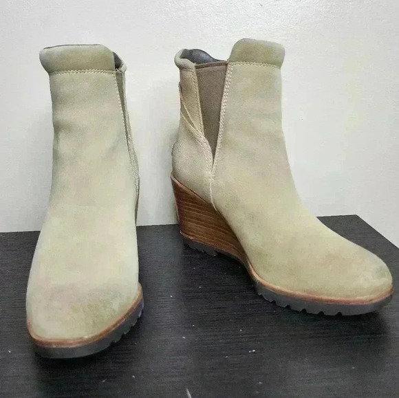 Sorel Women’s After Hours Tan Beige Wedge Chelsea Suede Bootie Size 6 - Picture 1 of 8